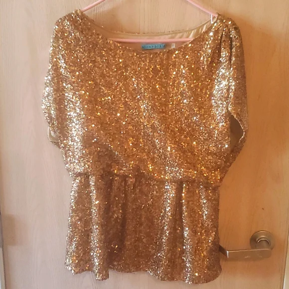 Alice + Olivia Very Flashy Golden Colored Glitter ✨️ Top - Picture 1 of 5